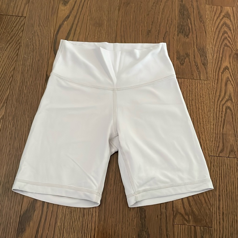 Aritzia TNA butter biker shorts